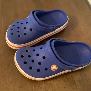 Kids blue Crocs sandals
